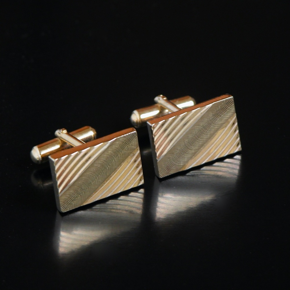 Rectangular Gold Etched Stripe Modern Cufflinks - image 3